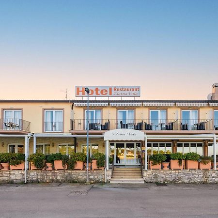 Hotel Zlatna Vala Умаг Екстер'єр фото